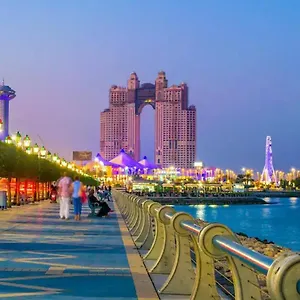 بيت شباب Corniche Street - For Males 